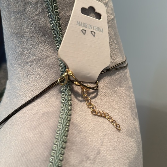 Double layered beaded necklace NWT - Picture 4 of 5